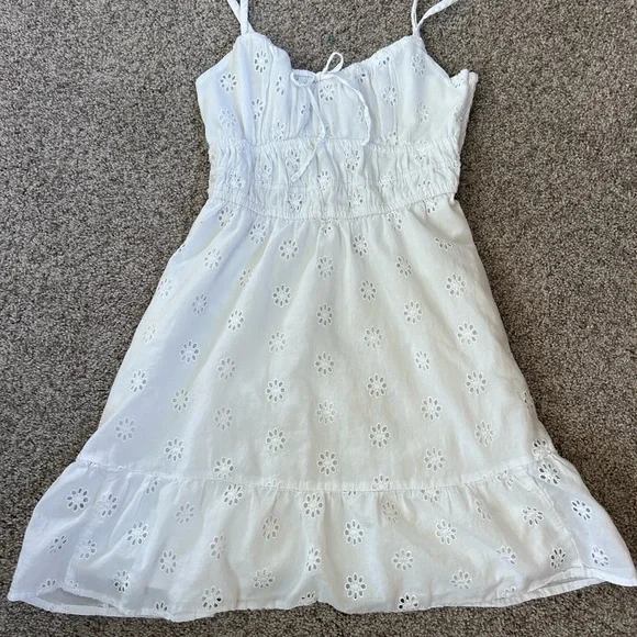 Hollister Eyelet Channeled Mini Dress. Y2K inspired. 100% cotton. Milkmaid. XS - Picture 8 of 14